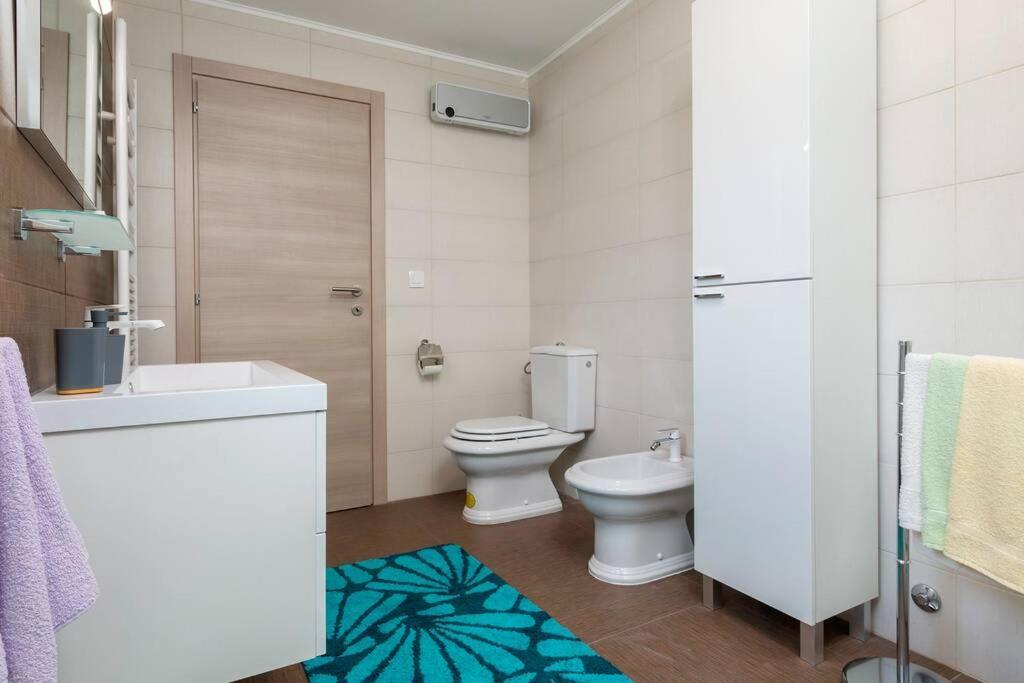 Predivan Novouredeni Apartman U Blizini Mora 반졸레 외부 사진