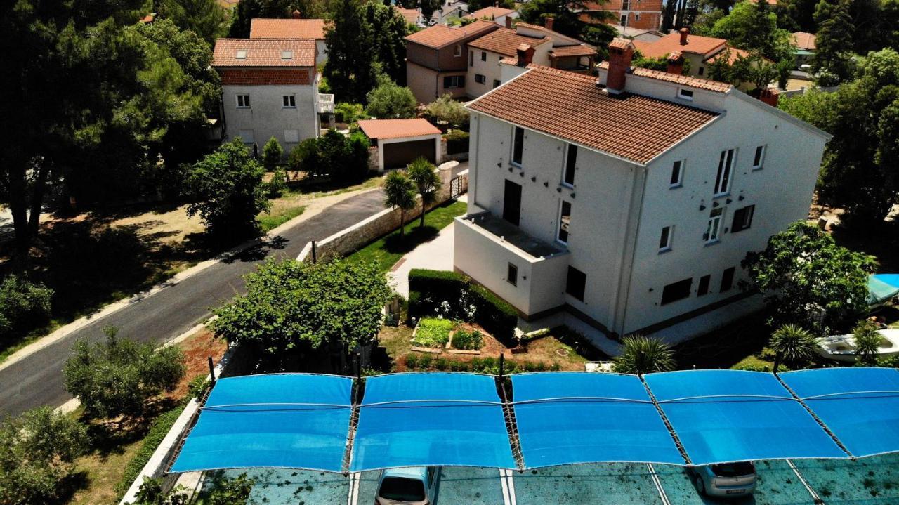 Predivan Novouredeni Apartman U Blizini Mora 반졸레 외부 사진